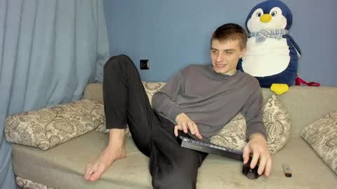 bristlebback online show from 04/12/26, 12:10