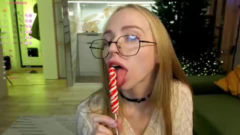 Snapshot of britakiss chatting on 11/13/25, 02:21 Brita online show from 11/13/25, 02:21