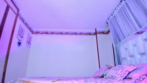 Snapshot of britanyrousee chatting on 02/01/25, 10:44 Emily online show from 02/01/25, 10:44