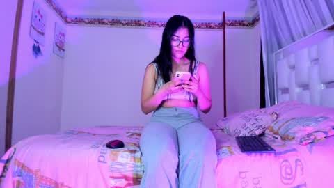 Snapshot of britanyrousee chatting on 02/08/25, 07:16 Emily online show from 02/08/25, 07:16