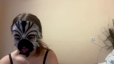 Snapshot of britanysuther chatting on 07/17/26, 04:23 Ciri online show from 07/17/26, 04:23