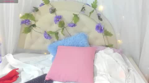 Snapshot of brithany_rousee chatting on 12/17/24, 10:54 Brithany Rousee online show from 12/17/24, 10:54