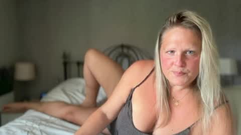 Snapshot of british_bella chatting on 08/03/26, 12:43 British Bella online show from 08/03/26, 12:43