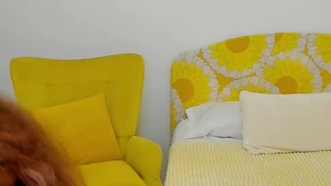 Snapshot of britishmilfpenelope chatting on 02/06/26, 10:51 Penelope online show from 02/06/26, 10:51