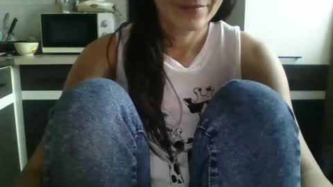 Snapshot of britneyamy chatting on 12/19/24, 02:13 Britney online show from 12/19/24, 02:13