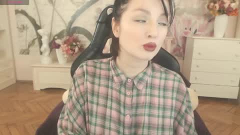 britneybarker online show from 04/19/26, 07:51