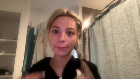 Snapshot of britneycherry08 chatting on 02/28/26, 10:55 britneycherry08 online show from 02/28/26, 10:55