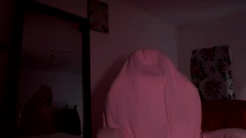 Britney online show from 04/19/26, 05:51