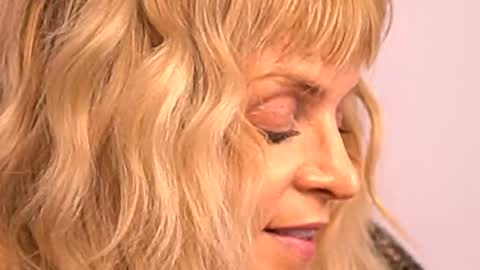 Snapshot of britneyhudson chatting on 11/20/25, 04:12 britneyhudson online show from 11/20/25, 04:12