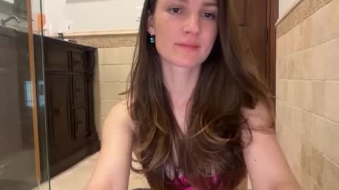 Snapshot of britneyyyxx chatting on 12/18/25, 01:11 britneyyyxx online show from 12/18/25, 01:11