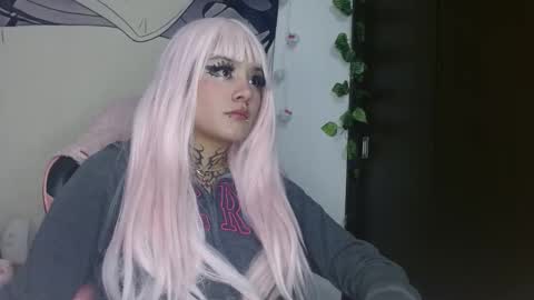 Snapshot of brittany_bubbles chatting on 12/16/25, 11:15 maru miaw Please help me to reach 100 thumbs up online show from 12/16/25, 11:15