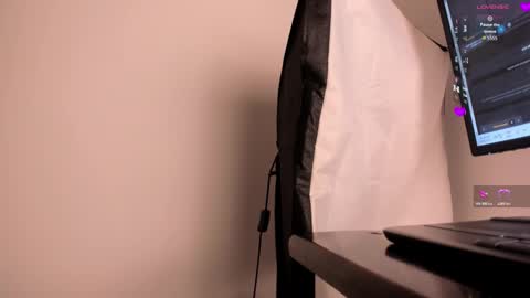   online show from 12/02/25, 11:15