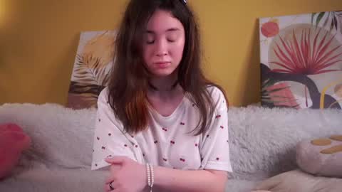 Snapshot of britthe chatting on 05/19/26, 02:01 Lina online show from 05/19/26, 02:01