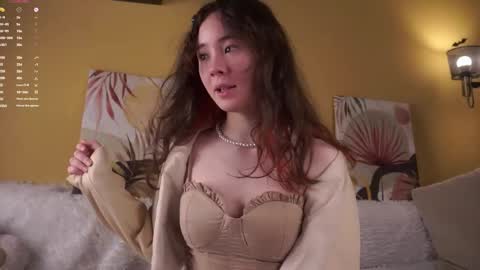Snapshot of britthe chatting on 06/03/26, 03:17 Lina online show from 06/03/26, 03:17