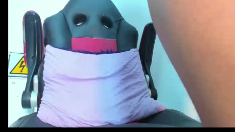 BRIYIT     online show from 02/05/25, 08:54