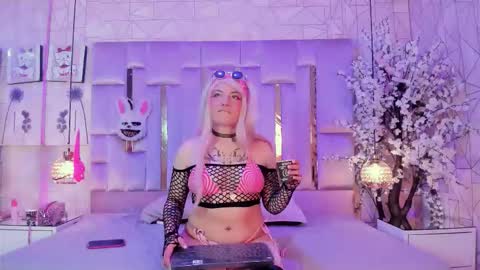 Snapshot of broklin_white23 chatting on 02/17/26, 01:29 online show from 02/17/26, 01:29