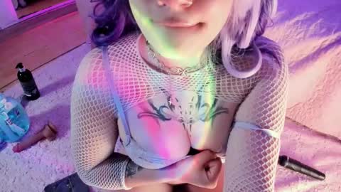 Snapshot of broklin_white23 chatting on 03/20/26, 02:11 online show from 03/20/26, 02:11