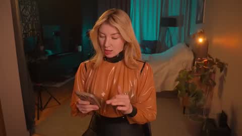 Anna online show from 12/16/25, 03:17