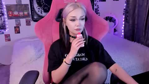 Snapshot of broodmommyy3 chatting on 11/25/25, 12:38 Martha online show from 11/25/25, 12:38