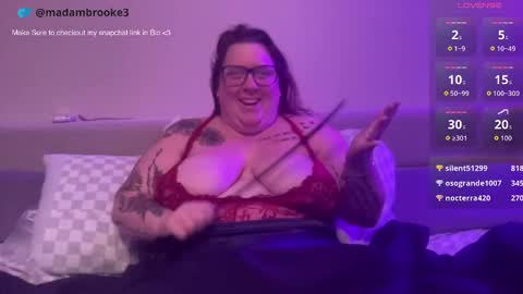 Snapshot of brookenicole3 chatting on 10/06/25, 11:35 Madam Brooke online show from 10/06/25, 11:35