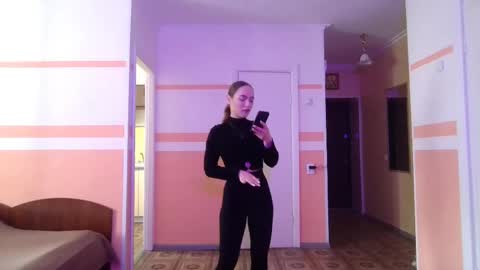 Snapshot of brookezantow chatting on 05/31/26, 08:10 Lina online show from 05/31/26, 08:10