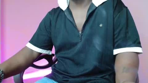 Snapshot of brown_king_00 chatting on 11/15/25, 03:52 brown_king_00 online show from 11/15/25, 03:52