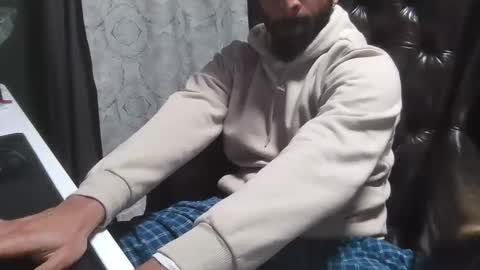 Snapshot of brownbd32 chatting on 01/14/25, 11:27 brownbd32 online show from 01/14/25, 11:27