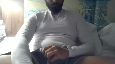 brownbd32 online show from 02/05/25, 10:44