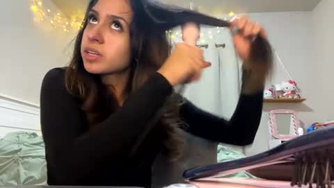 Snapshot of brownbunny212 chatting on 02/11/25, 04:01 brownbunny212 online show from 02/11/25, 04:01