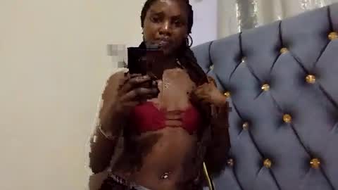 Snapshot of brownmurffin chatting on 05/30/26, 02:19 brownmurffin online show from 05/30/26, 02:19