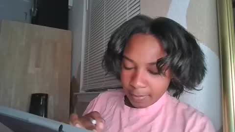 Snapshot of brownsugarcutie3 chatting on 10/24/25, 01:03 Brownsuagrcutie online show from 10/24/25, 01:03