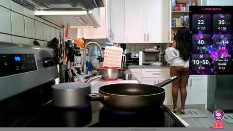 Snapshot of brownsugarcutie3 chatting on 12/21/25, 01:57 Brownsuagrcutie online show from 12/21/25, 01:57