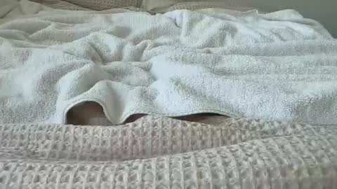 Snapshot of brt565656 chatting on 01/12/25, 04:18 tall smooth vers gay online show from 01/12/25, 04:18