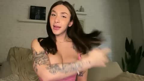 bru_prado online show from 10/22/25, 05:41