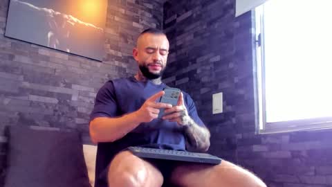 Snapshot of brucedallas chatting on 09/20/25, 06:42 brucedallas online show from 09/20/25, 06:42