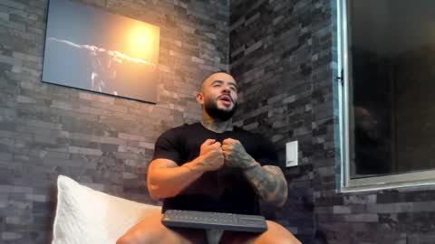 Snapshot of brucedallas chatting on 12/02/25, 12:05 brucedallas online show from 12/02/25, 12:05