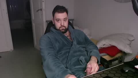 Snapshot of brucemf chatting on 12/22/24, 04:06 Bruce online show from 12/22/24, 04:06