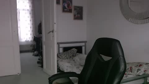 Snapshot of brucemf chatting on 02/07/25, 08:33 Bruce online show from 02/07/25, 08:33