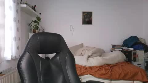 Snapshot of brucemf chatting on 09/25/25, 03:27 Bruce online show from 09/25/25, 03:27