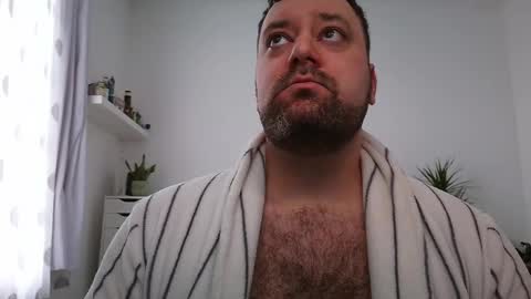 Bruce online show from 04/05/26, 06:54