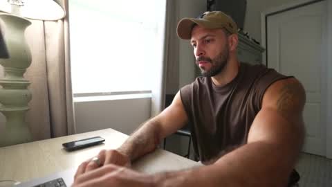 Snapshot of brucestryker chatting on 11/02/25, 02:41 onlyfans BRUCESTRYKER online show from 11/02/25, 02:41