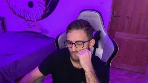 Snapshot of brulink103 chatting on 09/12/25, 02:39 ganjatalks online show from 09/12/25, 02:39