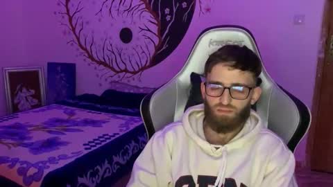 Snapshot of brulink103 chatting on 11/21/25, 08:40 ganjatalks online show from 11/21/25, 08:40