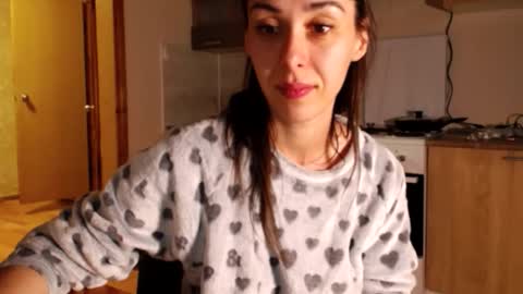 Snapshot of brunettgirl_ chatting on 12/10/24, 05:22 Ellis online show from 12/10/24, 05:22