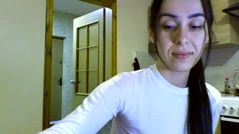 Snapshot of brunettgirl_ chatting on 12/18/24, 04:39 Ellis online show from 12/18/24, 04:39