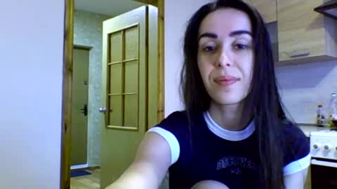 Snapshot of brunettgirl_ chatting on 12/19/24, 06:56 Ellis online show from 12/19/24, 06:56