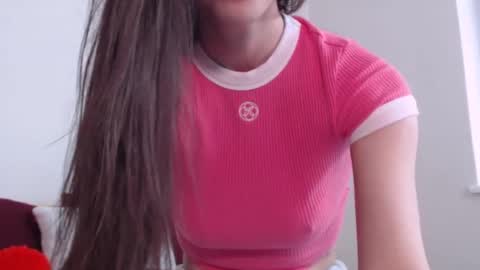 Snapshot of brunettgirl_ chatting on 12/24/24, 10:33 Ellis online show from 12/24/24, 10:33