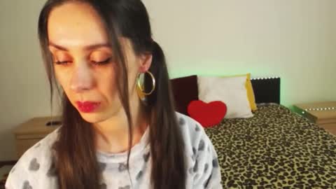 Snapshot of brunettgirl_ chatting on 01/15/25, 06:22 Ellis online show from 01/15/25, 06:22