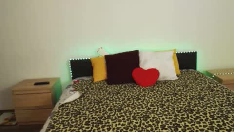 Snapshot of brunettgirl_ chatting on 01/15/25, 08:16 Ellis online show from 01/15/25, 08:16