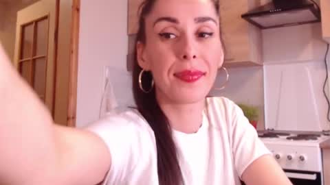 Snapshot of brunettgirl_ chatting on 02/02/25, 09:51 Ellis online show from 02/02/25, 09:51